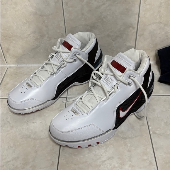 Brand New with box Air Zoom Generation LeBron mens size 9.5 and women’s size 11 - Picture 16 of 17